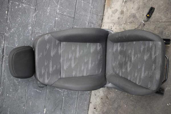 SIEGE AVANT DROIT OPEL CORSA D 3 PORTES - Vue 1